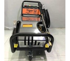 Máy phun xịt rửa xe cao áp Tiger UV-3200 5.5KW