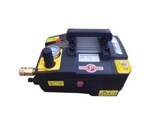 Máy rửa xe tăng áp mini gia đình LT 590