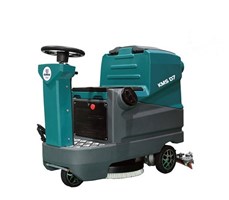 Máy chà sàn ngồi lái Kumisai KMS D7