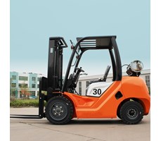 Xe nâng động cơ đốt trong Kusmai KSM-30FG 3-6 tấn