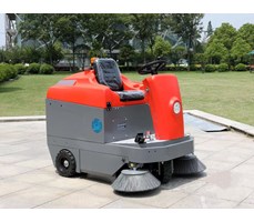 Xe quét rác hút bụi ngồi lái RS1400