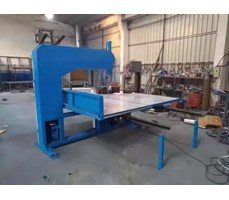 Máy cắt mút xốp CNC 