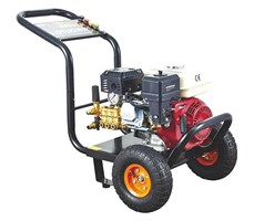 Máy rửa xe bằng xăng 6.5 mã lực BT-180V 