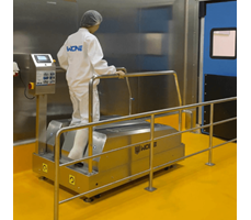 Máy rửa ủng hai chiều PBW-61E 