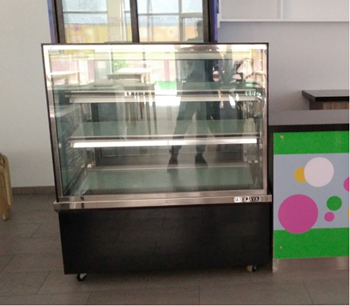 Tủ trưng bày bánh kem kính vuông Berjaya RCS12SB13-2FB