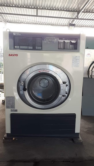 Máy giặt công nghiệp Sanyo 35kg
