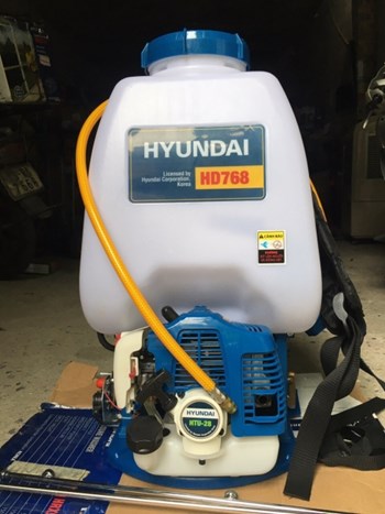 Máy Phun thuốc trừ sâu Hyundai HD768