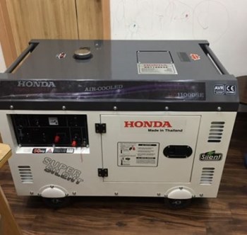 Máy phát điện chạy dầu thùng cách âm Honda DG11000SE