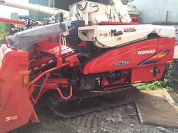 Máy gặt đập liên hợp Yanmar GC558