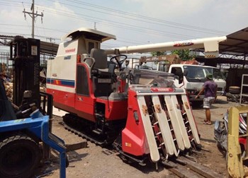 Máy gặt lúa liên hợp Yanmar GC561