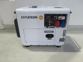 Máy phát điện 6Kw – 6.9Kw chạy dầu diesel Hyundai DHY8500SE-T vỏ chống ồn, đề nổ