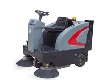 Xe quét rác ngồi lái Kumisai KMS-1350E
