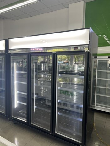 TỦ MÁT 3 CÁNH OKIWI NB-180 HBC