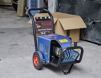 Máy rửa xe chuyên nghiệp Kumisai KMS-1802B