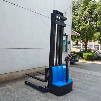 Xe nâng điện pallet 1.5 tấn - 2 tấn có triple mast Kusami KSM-20E