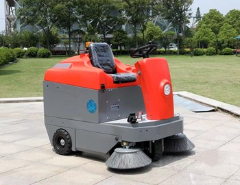 Xe quét rác hút bụi ngồi lái RS1400