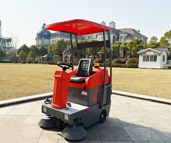 Xe quét rác hút bụi ngồi lái RS1100