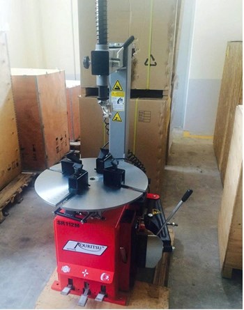Máy ra vào lốp xe máy SR112M