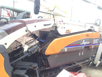 Máy gặt đập liên hợp Iseki Japan 590