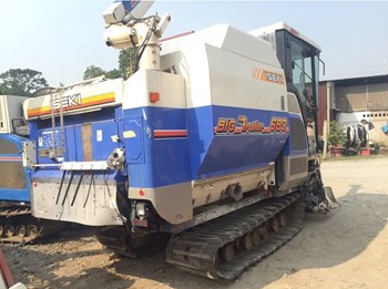 Máy gặt đập liên hợp Iseki Big Frontier 680