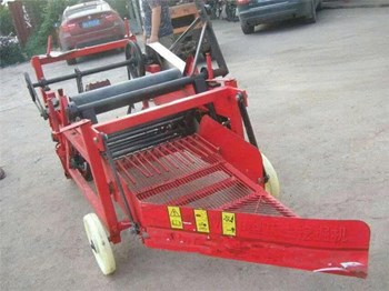 Giàn thu hoạch đậu phộng dạng vuông gắn máy cày SCM