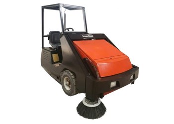 Xe quét rác công nghiệp chạy dầu Powerboss Armadillo 9X 