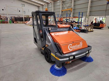 Xe Quét Hút Bụi Công NGhiệp Cleanland GL-Shakti-009 Premium Plus