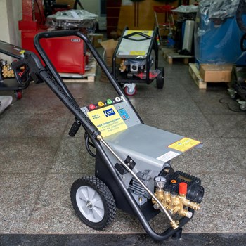 Máy rửa xe cao áp 3.0kw KMZ K30-14