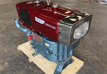 Máy Nổ Dầu Hiệu Changlifa S1100NL  