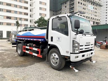 Xe phun nước rửa đường Isuzu 5 khối TV-0922  