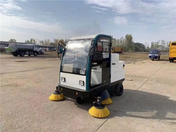 Xe Quét Hút Bụi Đường Nhà Xưởng CLW 1800 TSL