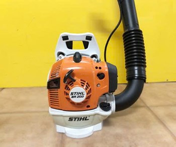 Máy thổi lá đeo lưng STIHL BR200Z