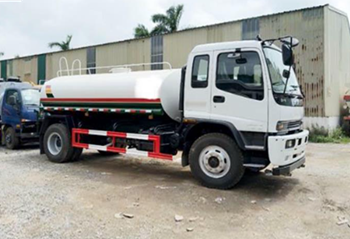 Xe phun nước rửa đường Isuzu 9 khối TV-0915 