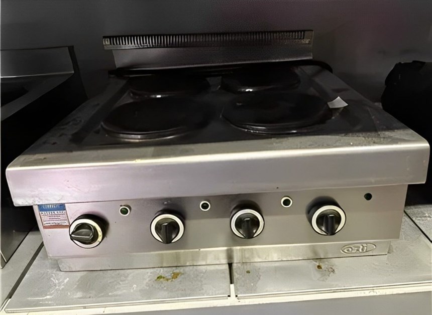 bep au 4 hong dung dien ozti osoe 8070       hinh 1