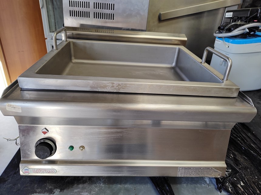 bep ham dien de ban lotus brt-66et hinh 1