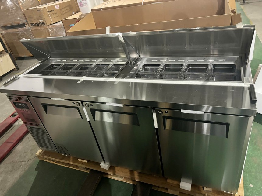ban salad 3 canh inox turbo air khr18-3 hinh 1