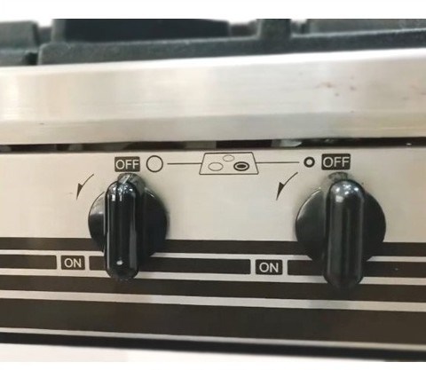 bep gas cong nghiep chan cao rinnai rsb-420l hinh 0