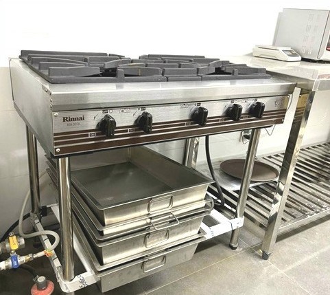 bep gas cong nghiep chan cao rinnai rsb-320l hinh 0