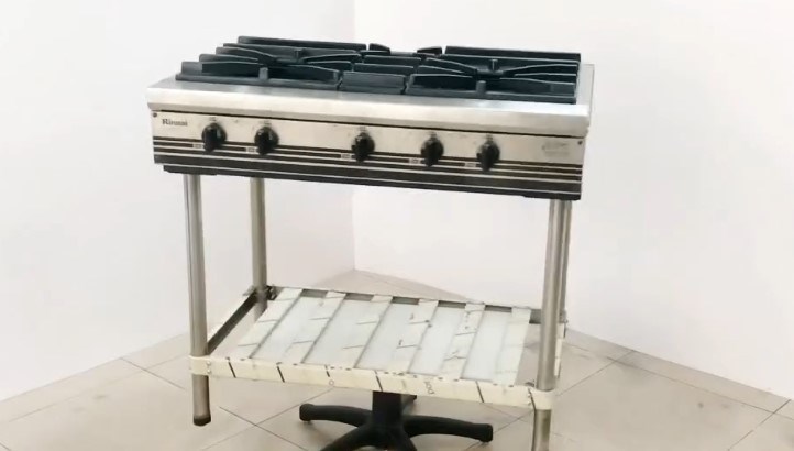 bep gas cong nghiep chan cao rinnai rsb-320l hinh 0