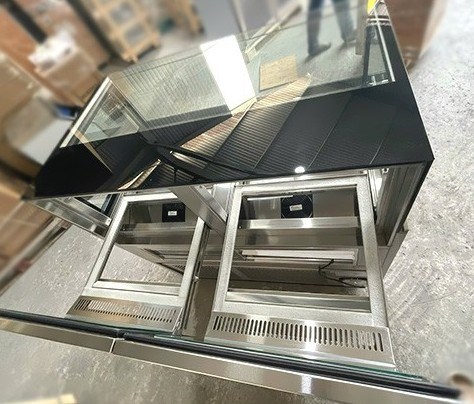 tủ bánh kem kính vuông 1 tầng có cửa sổ berjaya rds-m-15w 1m5 hình 1 tu banh kem kinh vuong 1 tang co cua so berjaya rds-m-15w 1m5 hinh 1