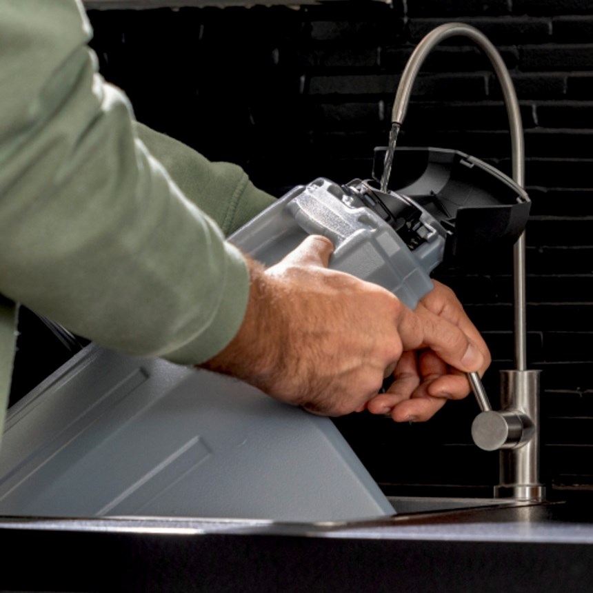 may lam sach tham karcher se 4 plus hinh 1