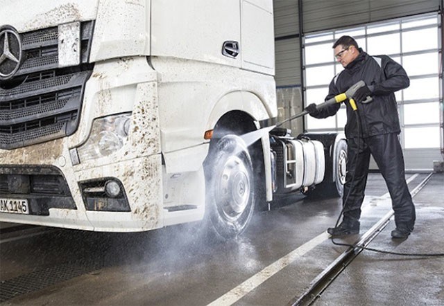 may bom rua xe cong suat lon kumisai kms 550 hinh 3