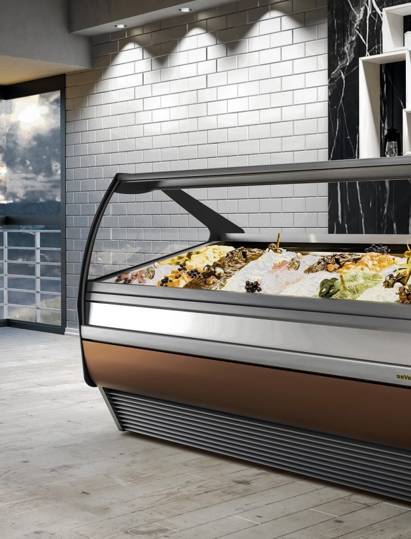 tu trung bay kem kinh cong mx hinh 2