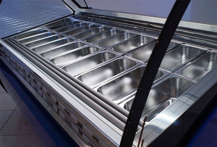 tu trung bay kem aspen new hinh 1