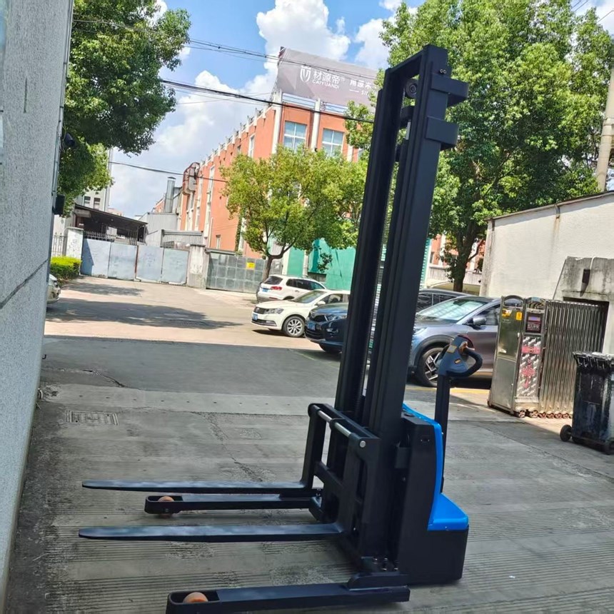 xe nang dien pallet 1.5 tan - 2 tan co triple mast kusami ksm-20e hinh 1