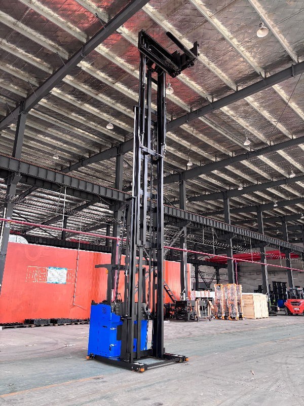 xe nang 3 chieu 1.5 tan kusami ksm-15qd hinh 1