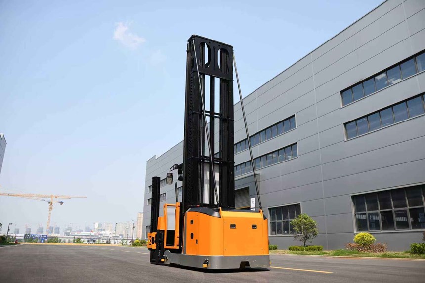 xe nang 3 chieu 1.5 tan ngoi lai kusami ksm-15sm hinh 1