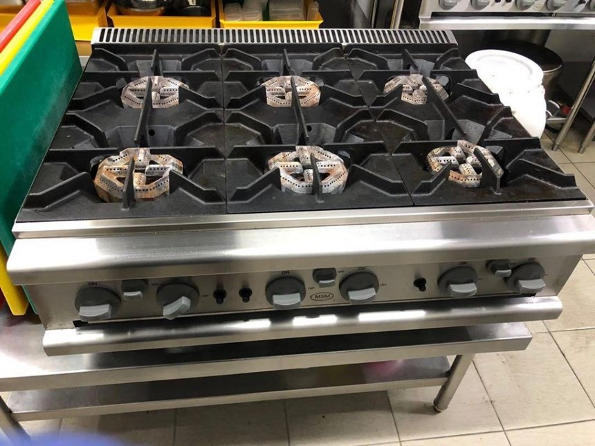 bep au 6 hong khong kem chan dung msm 6-ob hinh 1