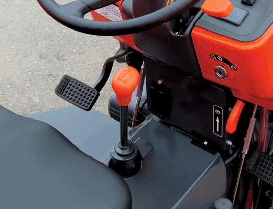 may keo kubota m6040su hinh 1