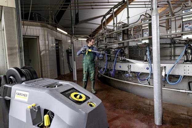 may phun rua ap luc cao nuoc nong karcher hds 13/20-4 s hinh 1